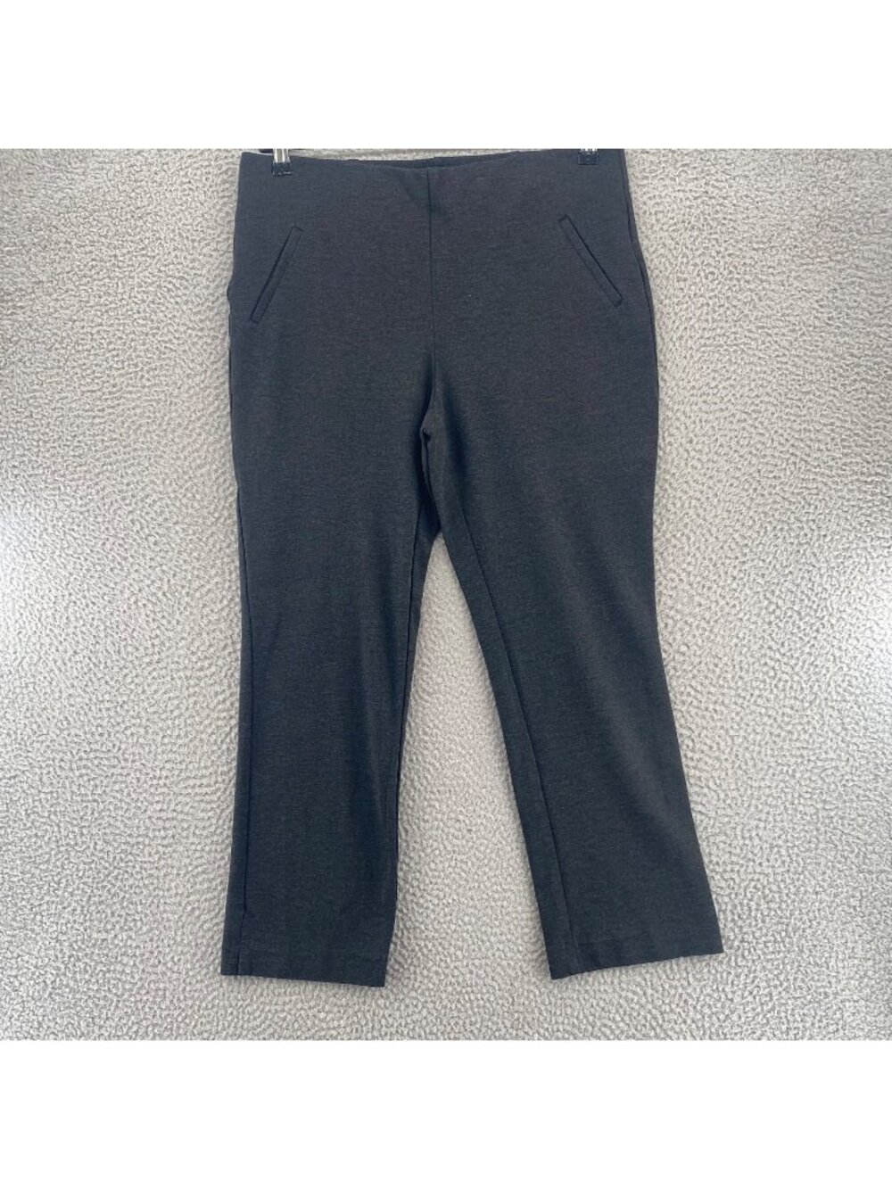 Chicos Pants Womens 2 US 12 Short Gray Fabulously Slimming Ponte Cropped Stretch